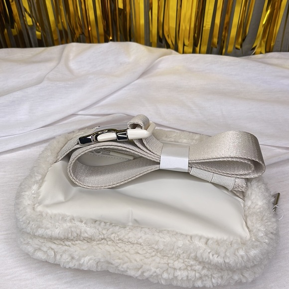 NWT - LULULEMON LUNAR NEW YEAR SHERPA EVERYWHERE BELT BAG -2nd - Picture 9 of 16